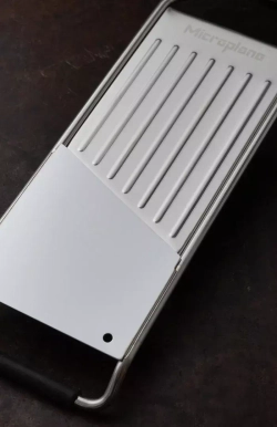 Microplane - Терка Gourmet Slicer ломтики / артикул   45044  / GTIN 098399450445