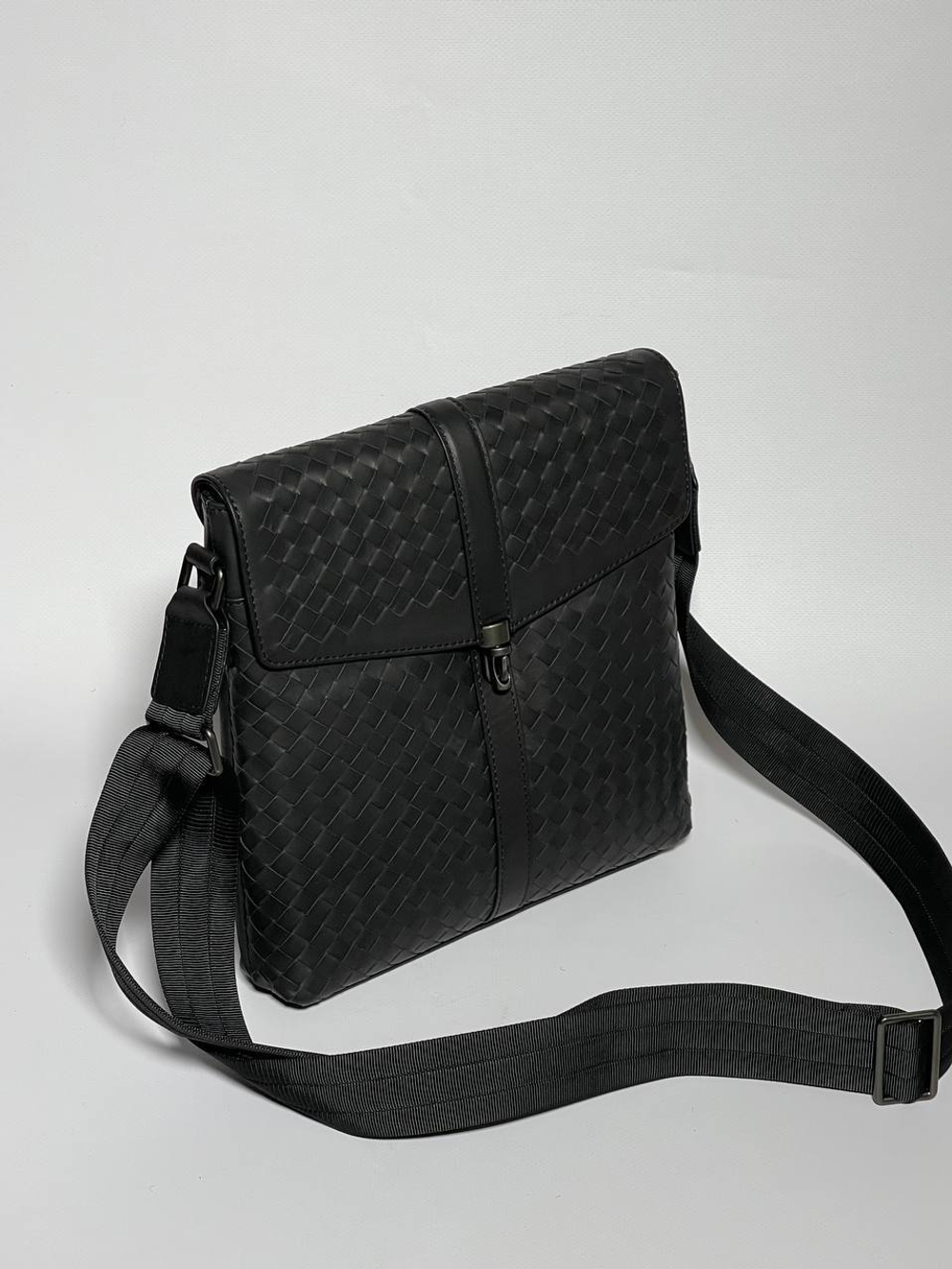 Сумка-мессенджер Bottega Veneta