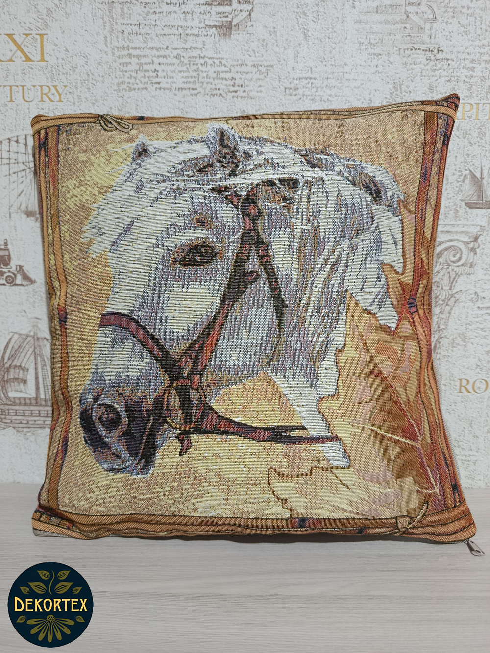 Декоративный гобеленовый чехол для интерьерной подушки Пегас 38*38