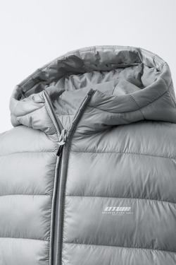 ZARA ЛЕГКИЙ ЖИЛЕТ С НАДПИСЬЮ, СЕРЫЙ