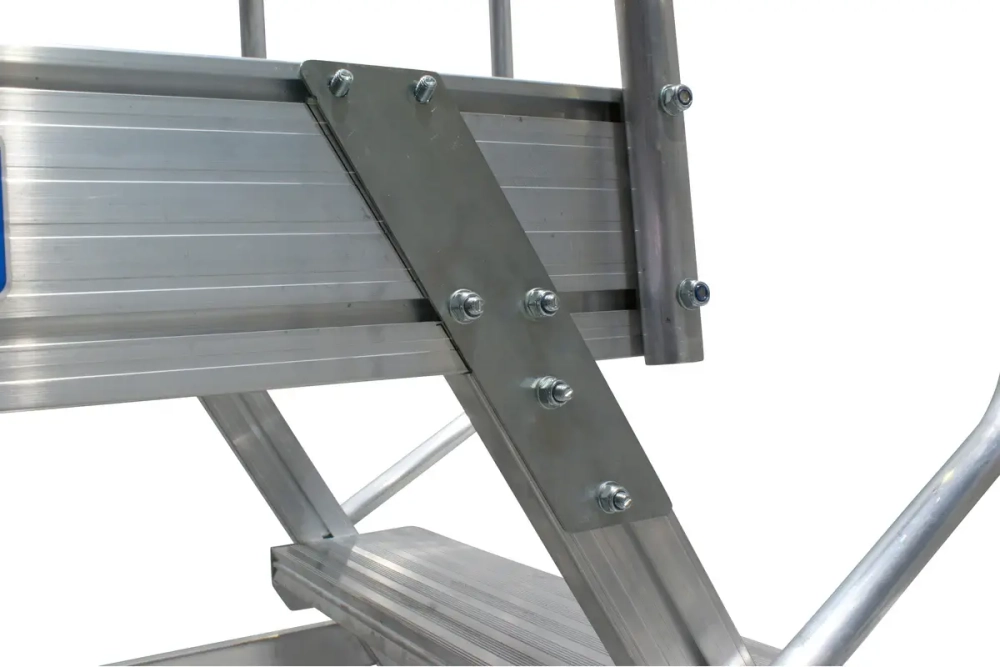 Лестница с площадкой 8 ступ.(820068)