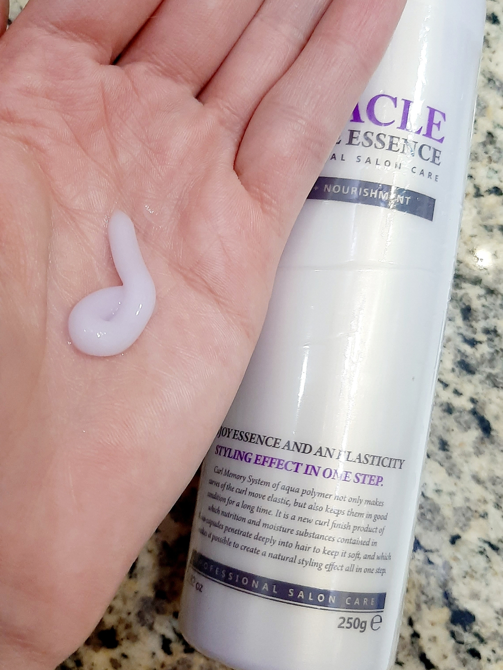 Увлажняющая эссенция для фиксации и объема волос  lador Miracle Volume Essence 250мл.