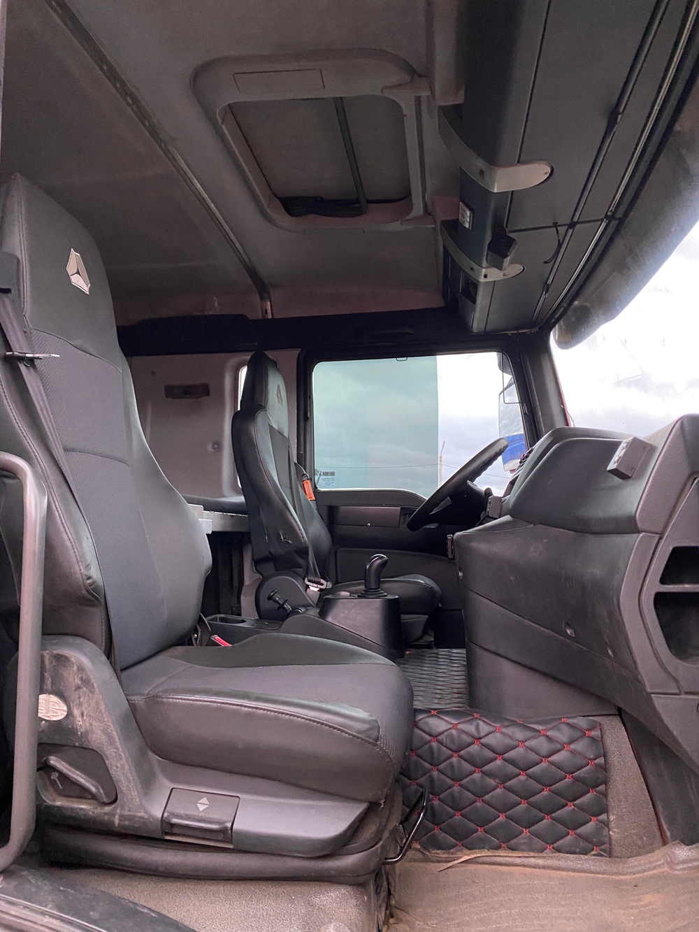 SITRAK C7H 8x4 Самосвал ZZ3316V306ME (Дизельный, 12,4 л, 480 л.с., МТ)