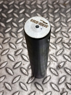 Палец 61U2-10610