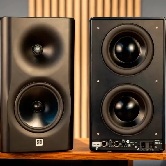 Dutch & Dutch 8c Studio Speaker Black