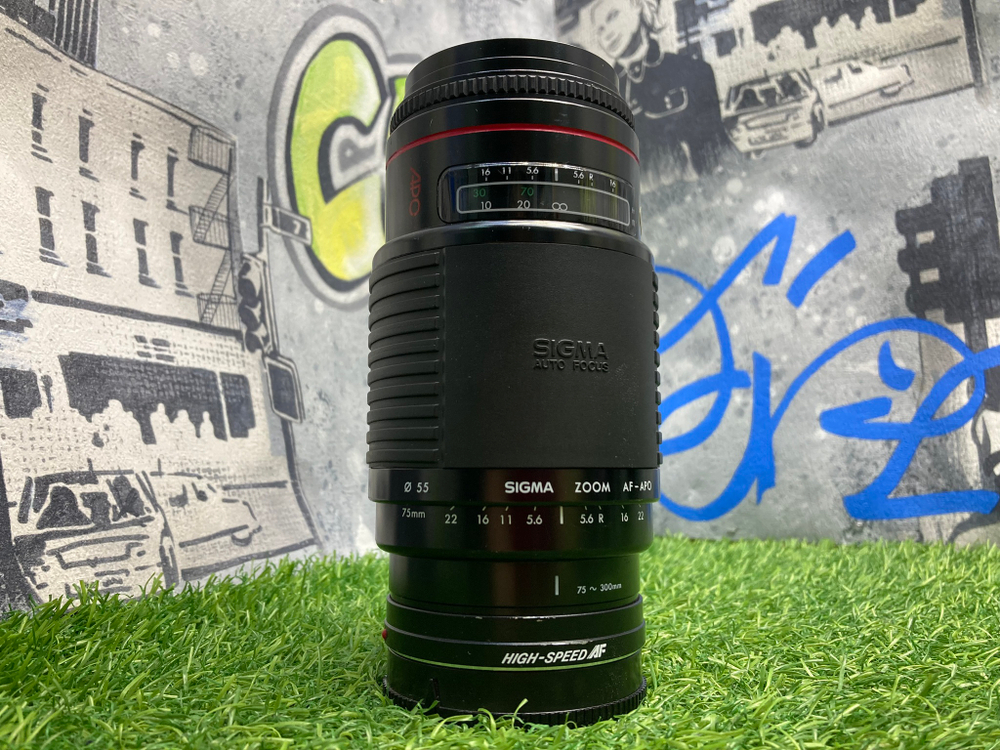 Sigma AF-APO 75–300mm 4.5–5.6 Zoom Minolta A