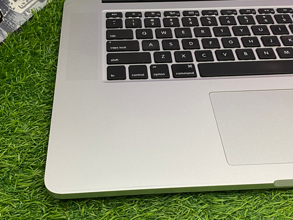 MacBook Pro 15 2015 Retina i7/Radeon R9 M370X 2GB/16GB/512GB/ MJLQ2RU/A