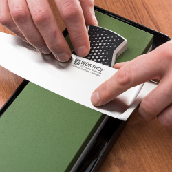 Приспособление для фиксации угла при заточке Wuesthof Knife sharpeners Германия фрагмент