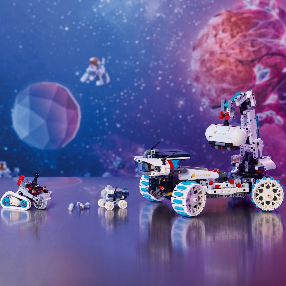 Конструктор LEGO Technic 42211 Лунная база Lunar Outpost — фото 13