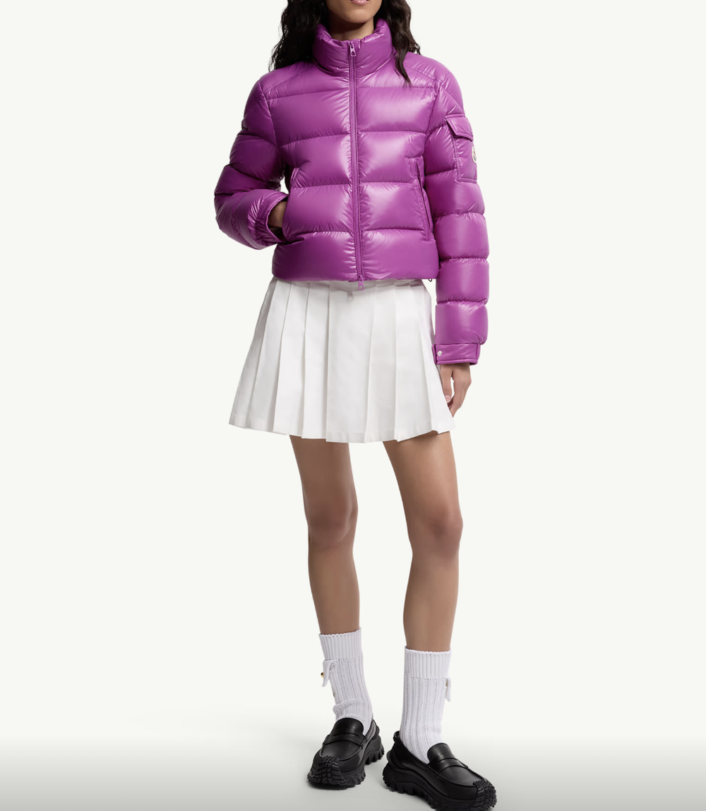 Женская короткая куртка Moncler Petra с глянцевым эффектом и наполнителем из пуха | Цвет фуксия