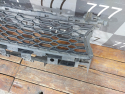 Решетка переднего бампера Renault Sandero 2 13-19 Б/У Оригинал 622542293R