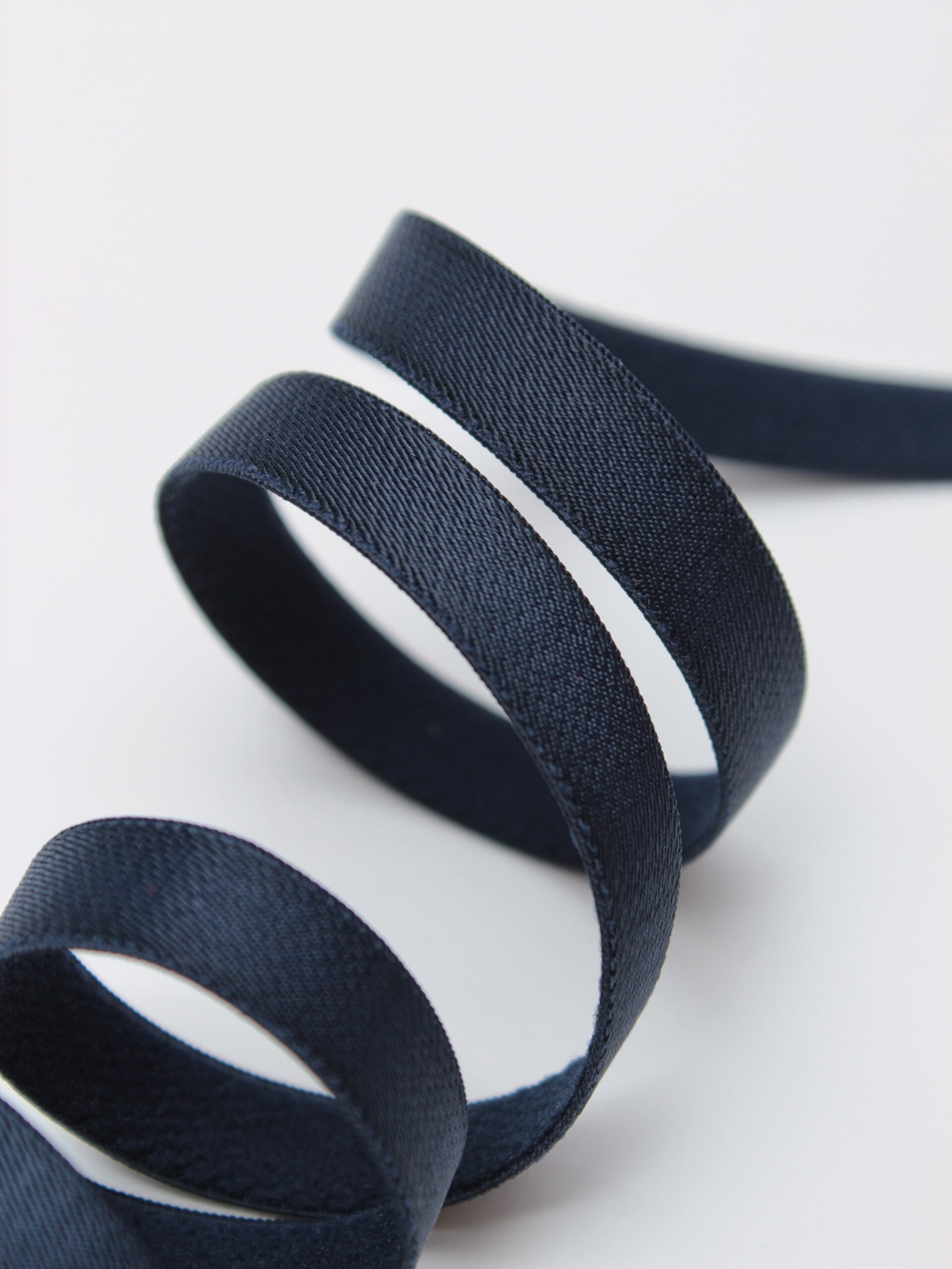 Резинка бретелечная темно-синяя матовая плотная ширина 10 мм