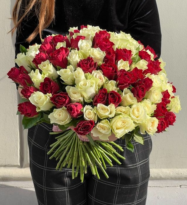 Букет роз Атена и Мадам Рэд 40см (под ленту)*
