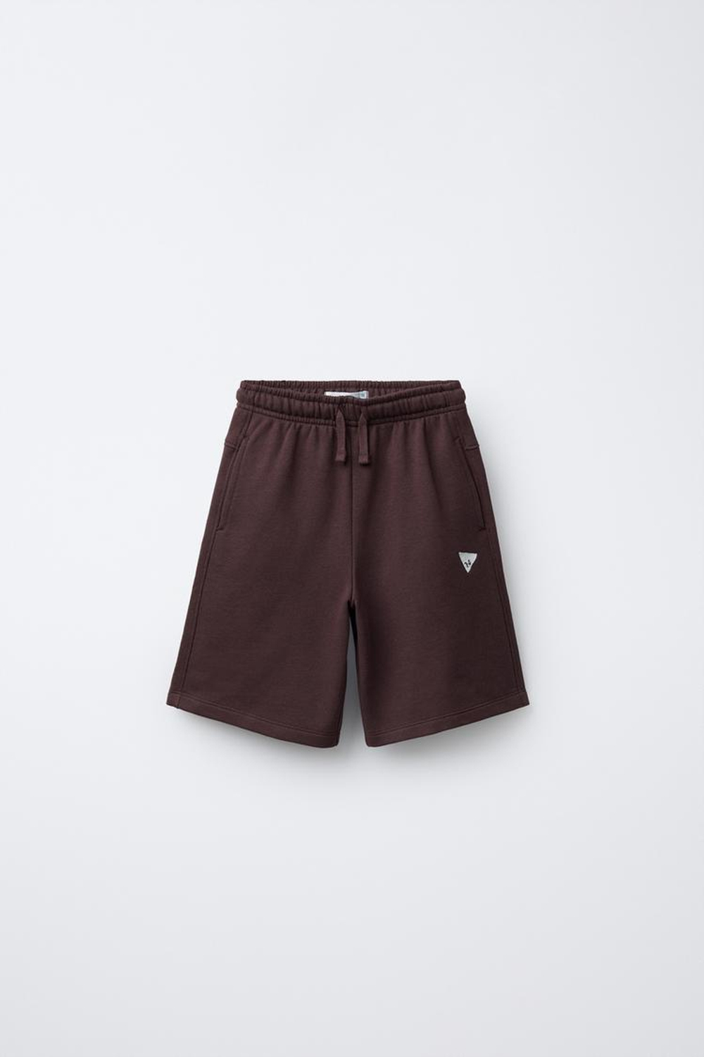 ZARA КОМПЛЕКТ ИЗ ФУТБОЛКИ И ШОРТОВ-БЕРМУДОВ С ВЫШИВКОЙ, БАКЛАЖАННЫЙ