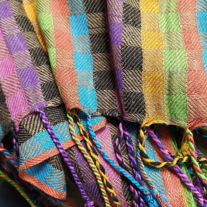 Палантин Вискоза Шерсть Цветная бежевая клетка радужные кисти 70х190см.