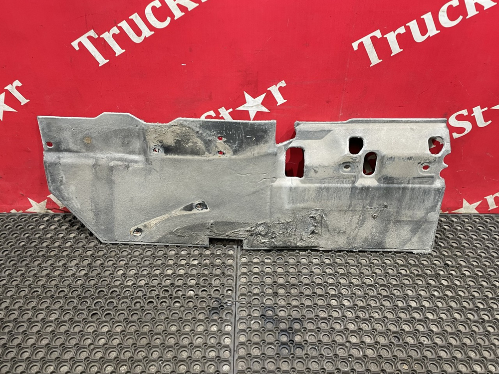 Шумоизоляция двигателя левая 2018г