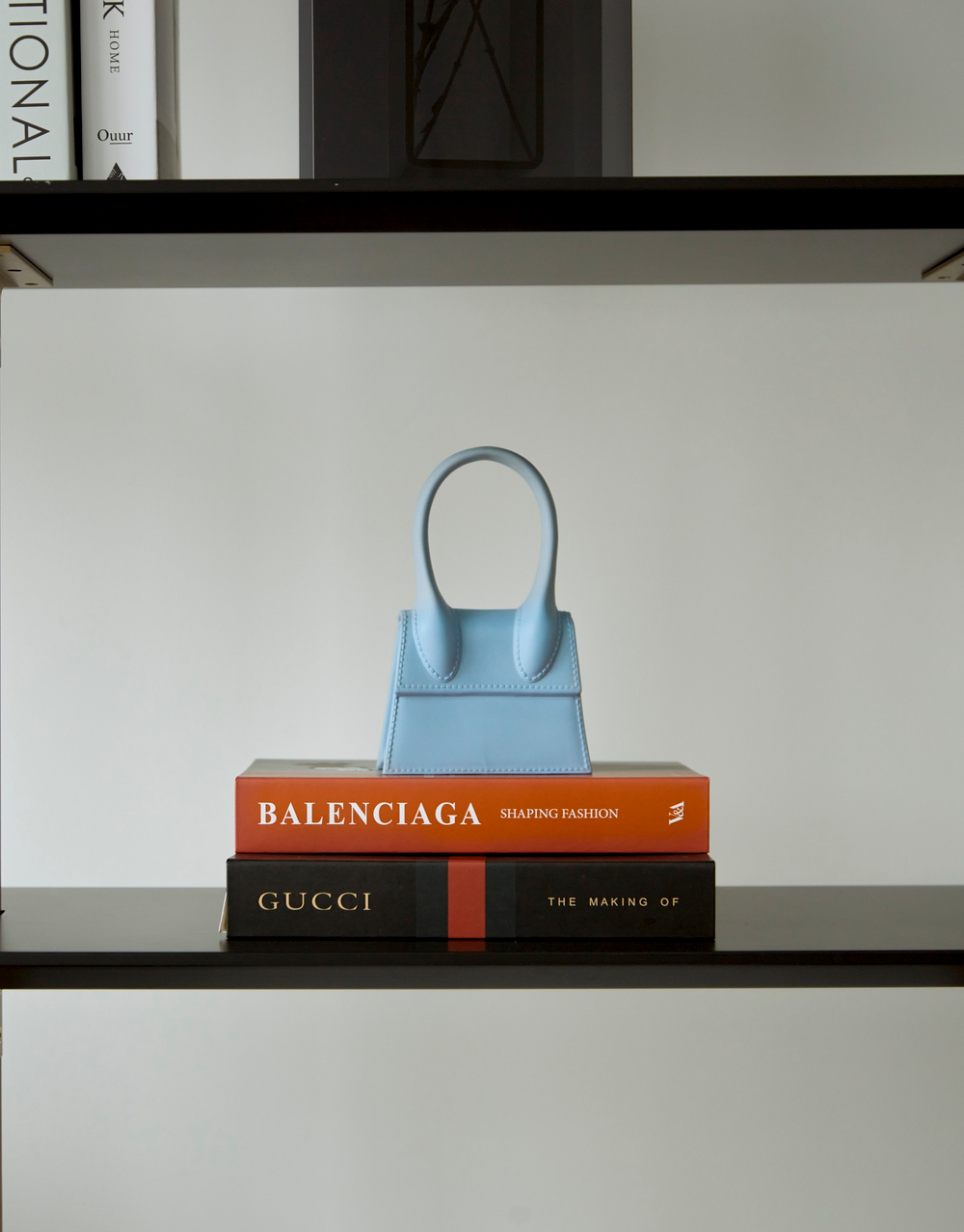 Скульптура фарфоровая Сумочка