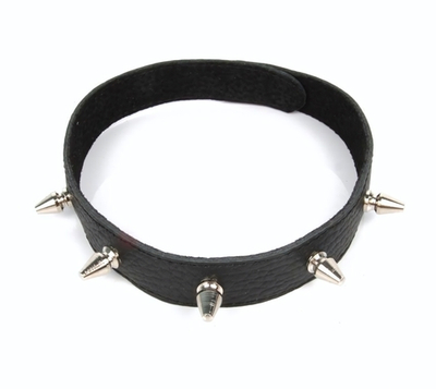 Черный ошейник на липучке с металлическими шипами (Цвет: черный)