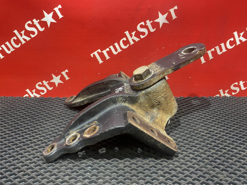 Кронштейн передней рессоры 2017г