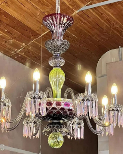 Эффектная люстра из цветного стекла ✨