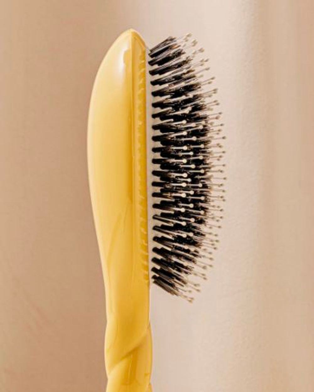La Bonne Brosse Массажная расческа для волос N 03 Essential Sensitive Scalp Brush - Creamy White