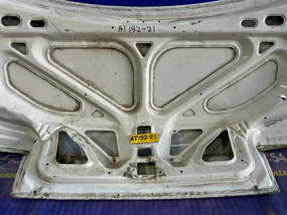 Крышка багажника TOYOTA CARINA 1994