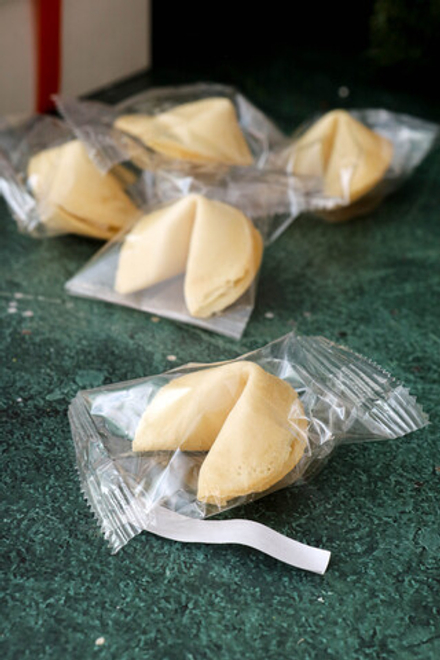 Печенье с новогодними предсказаниями