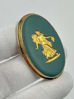 Брошь Wedgwood зелёная