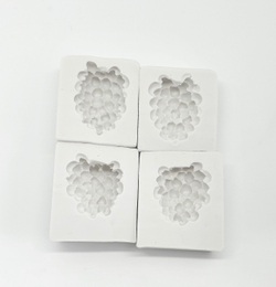 Молд силиконовый - вайнер Ежевика 2 ягоды