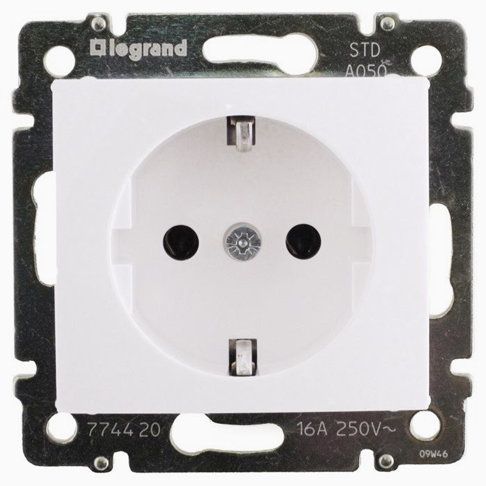 Розетка 1-я с з/к Legrand Valena Classic белая 774420