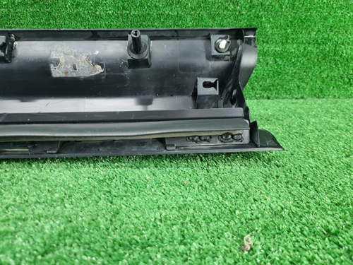 Накладка двери передняя правая Range Rover Sport 2 L494 (2013-2022)