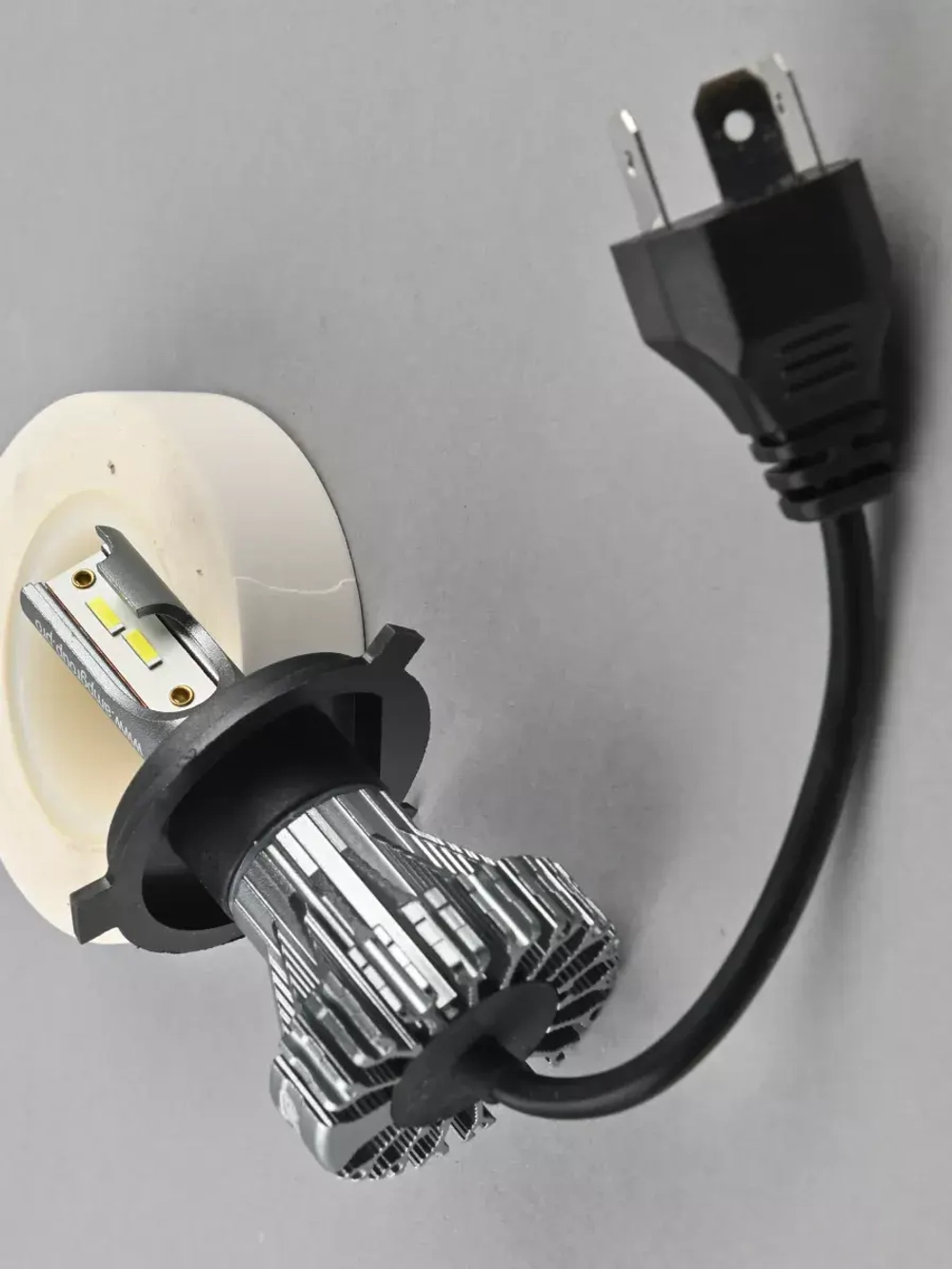 Лампа светодиодная автомобильная LED в фары CSP L03s H4