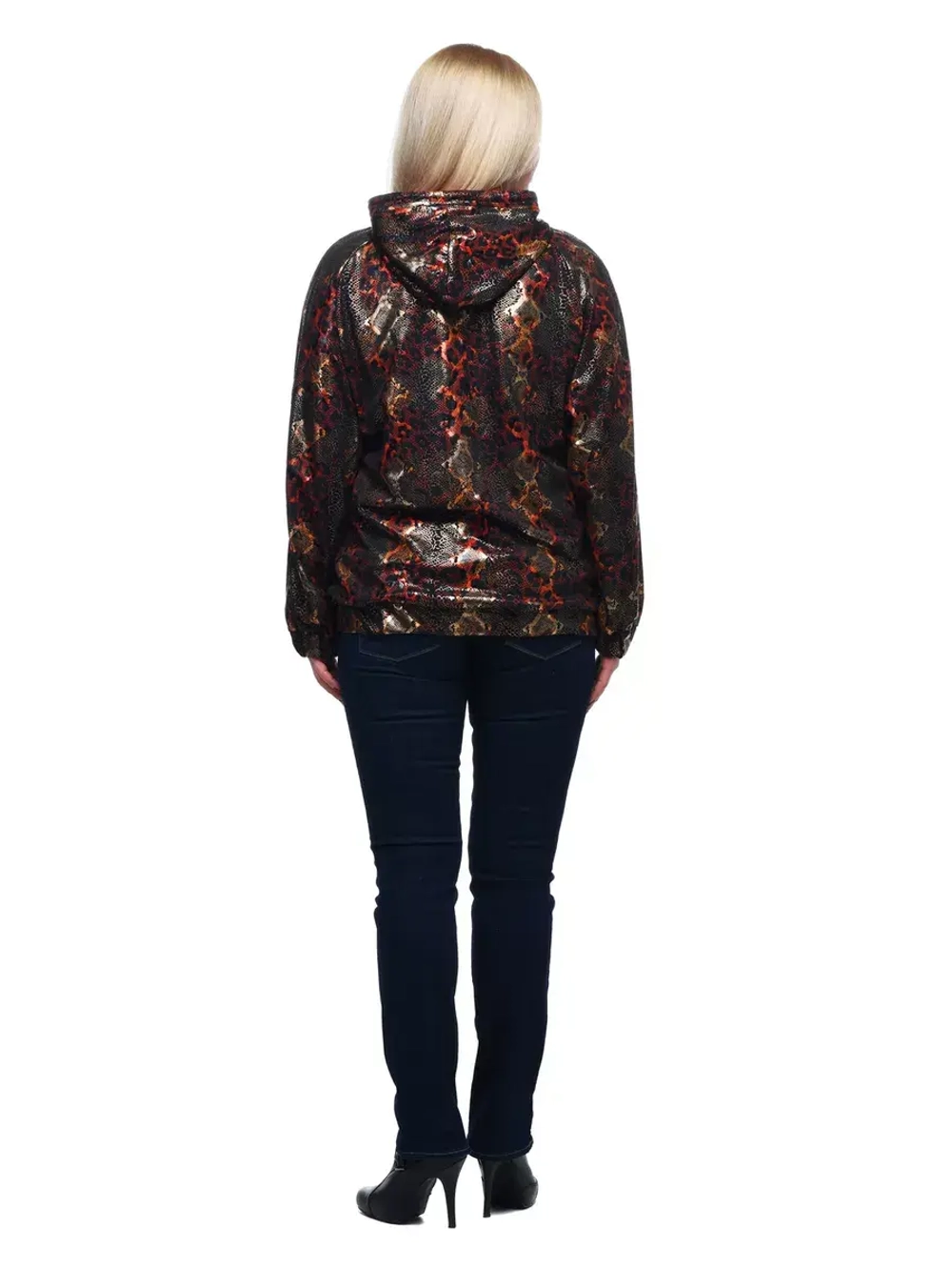 Ветровка с капюшоном