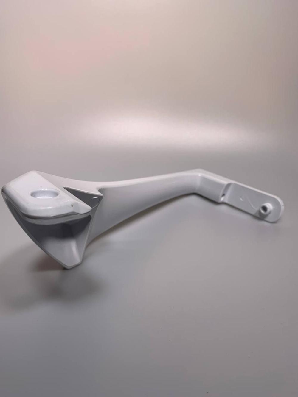 Ручки для холодильника Бирюса изогнутые цвет белый. комплект