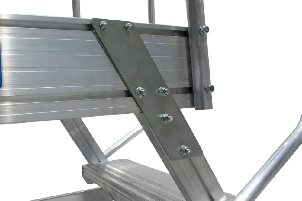 Лестница с площадкой 3 ступ