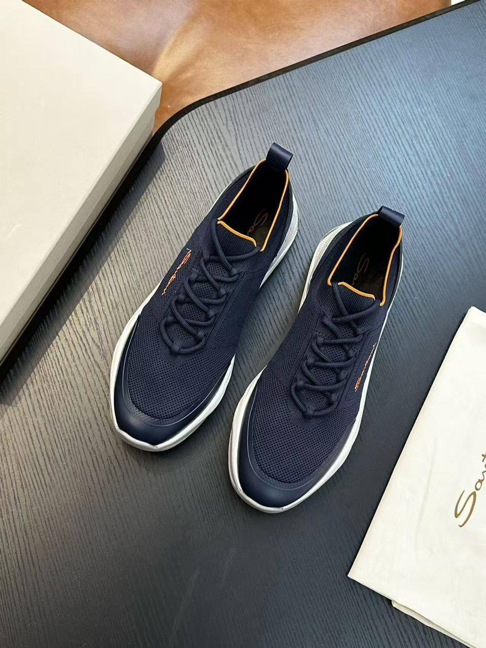 Кроссовки Santoni