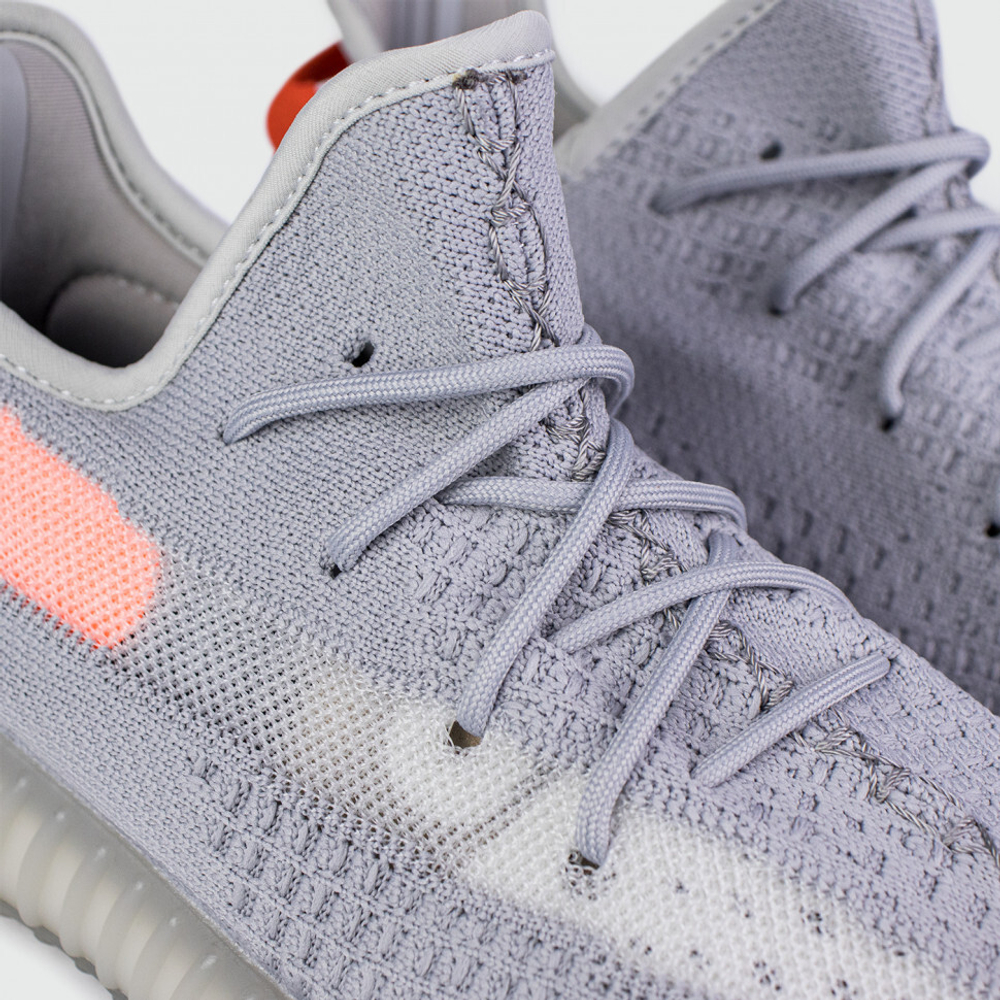 кроссовки Adidas Yeezy 350 boost v2 Tail Light Wmns