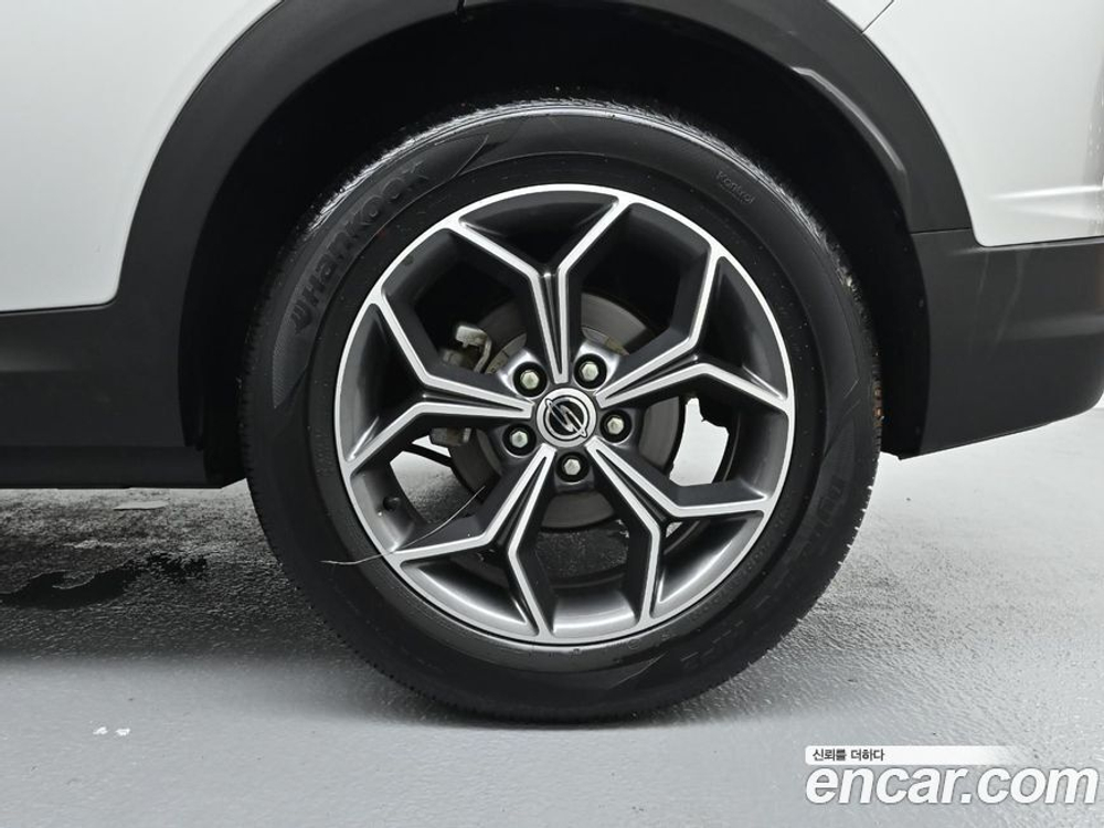 KG Mobility (Ssangyong) Beautiful Korando Дизель 1.6 2WD 딜라이트 Plus (08.2019)