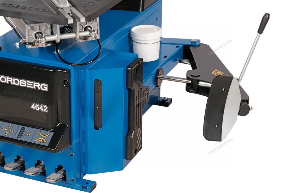 NORDBERG (4642B) Станок шиномонтажный автомат, двухскоростной, стол с накладками, 380 В, синий