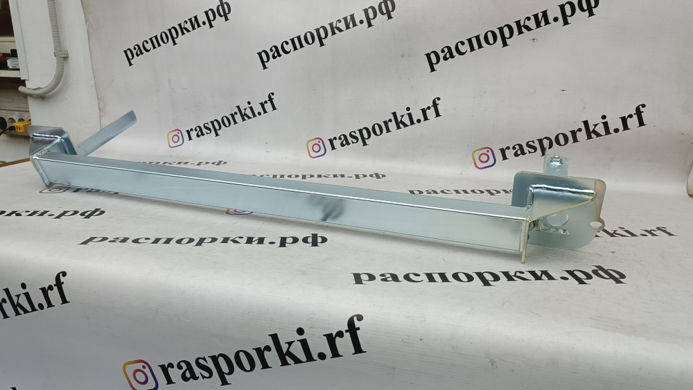 Распорка задняя в бампер Suzuki Swift 5 (ZC33S)