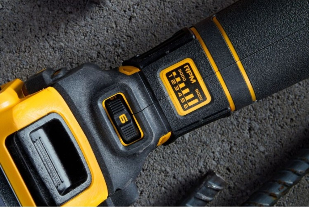 Угловая шлифмашина аккумуляторная DeWALT DCG 409 VSNT  бесщеточная, без АКБ и З/У DCG409VSNT-XJ