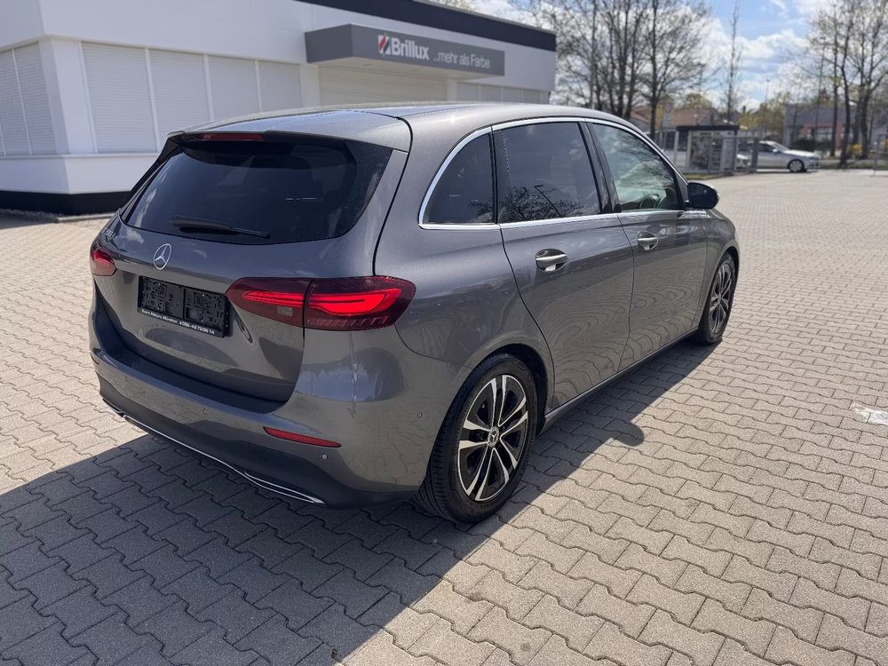 Mercedes-Benz B 200