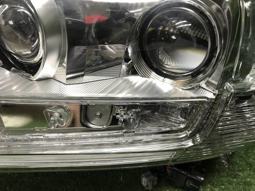 Фара левая Toyota Land Cruiser 200 (2015-2021) LED