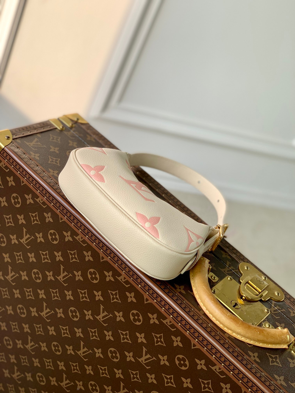 Louis Vuitton Bagatelle BB