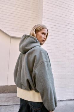 ZARA БОМБЕР ОВЕРСАЙЗ С КАПЮШОНОМ ИЗ МЯГКОЙ ТКАНИ, СЕРЫЙ