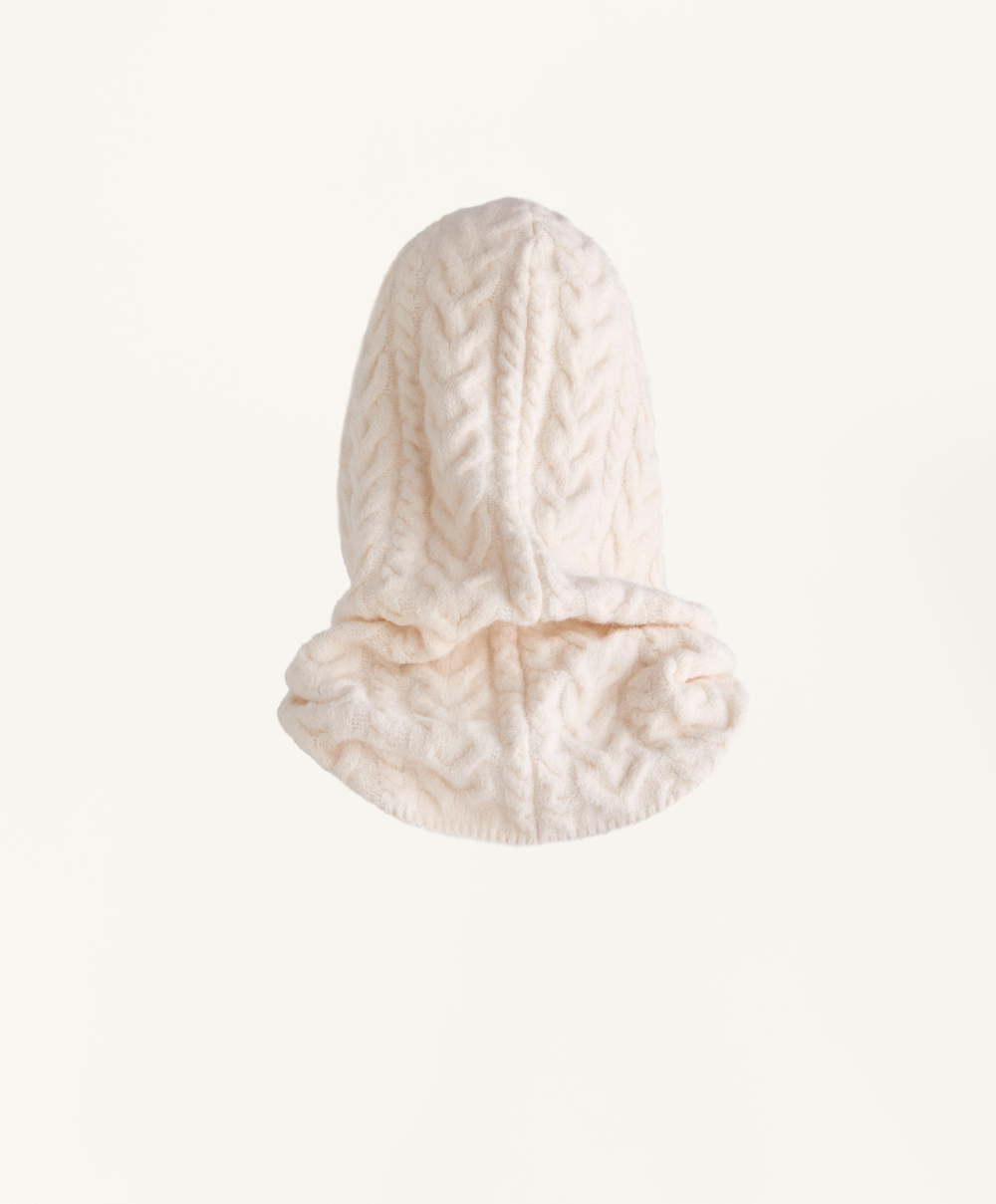 OYSHO Балаклава аранской вязки, экрю