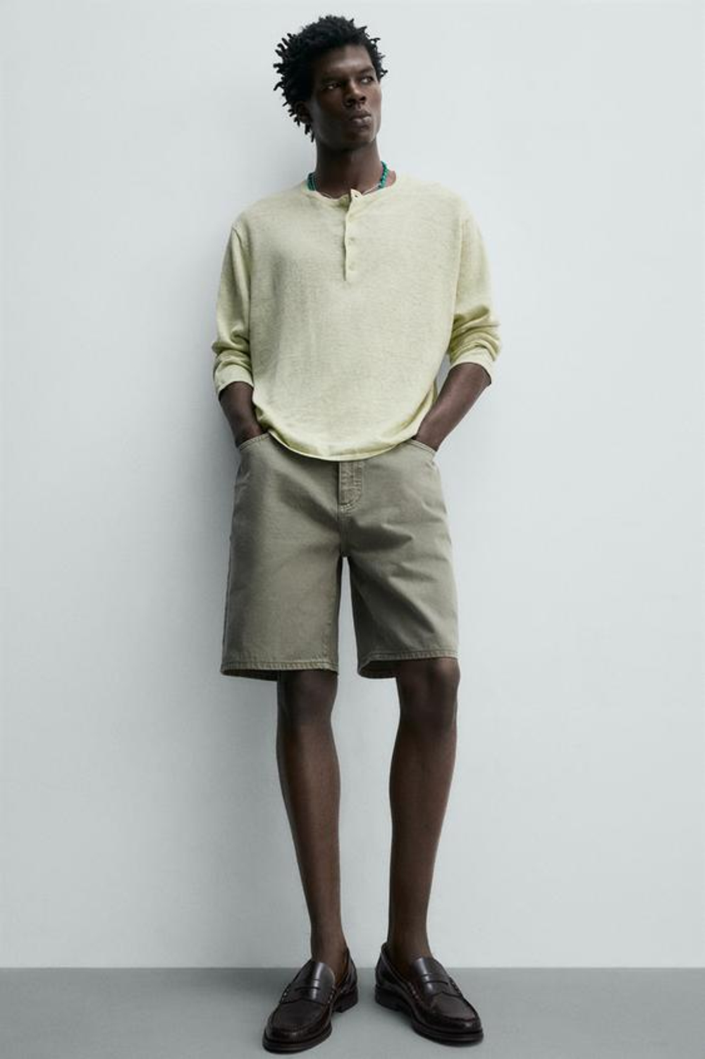 ZARA ДЖИНСОВЫЕ ШОРТЫ REGULAR FIT, ЗЕЛЕНЫЙ/СЕРЫЙ