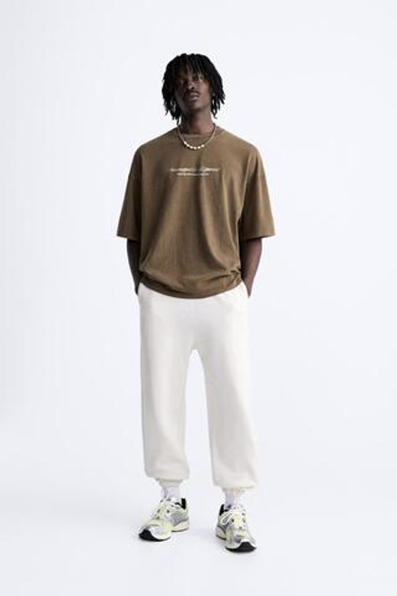 ZARA ФУТБОЛКА С ПРИНТОМ, СВЕТЛЫЙ ХАКИ