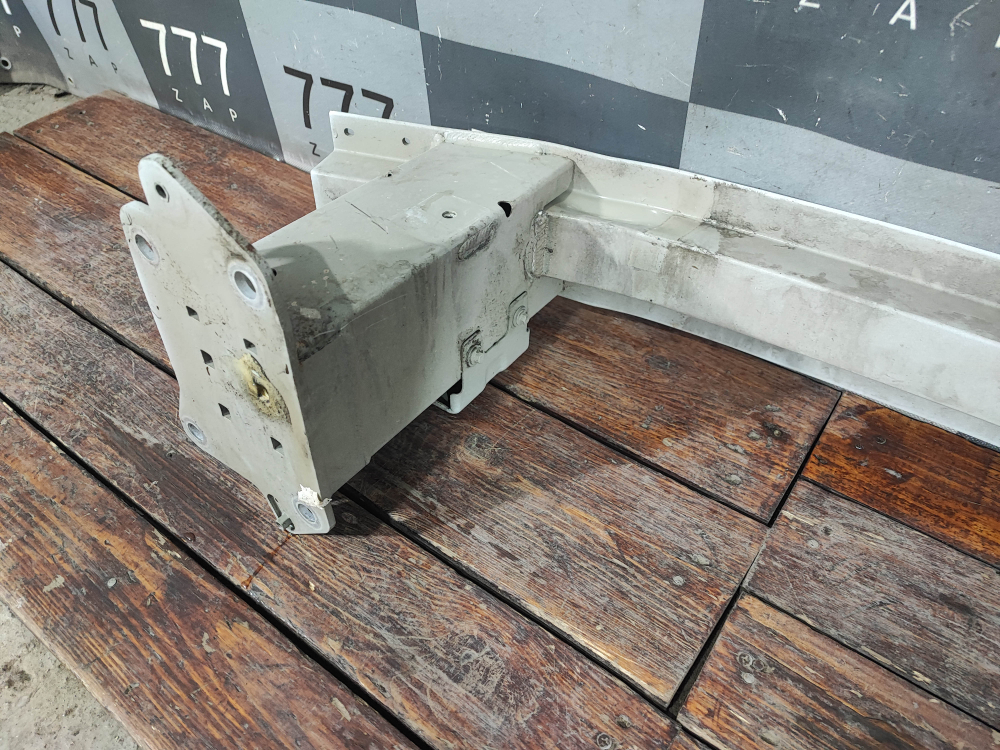 Усилитель переднего бампера Geely Atlas 2 23-нв Б/У Оригинал 5027160100C15