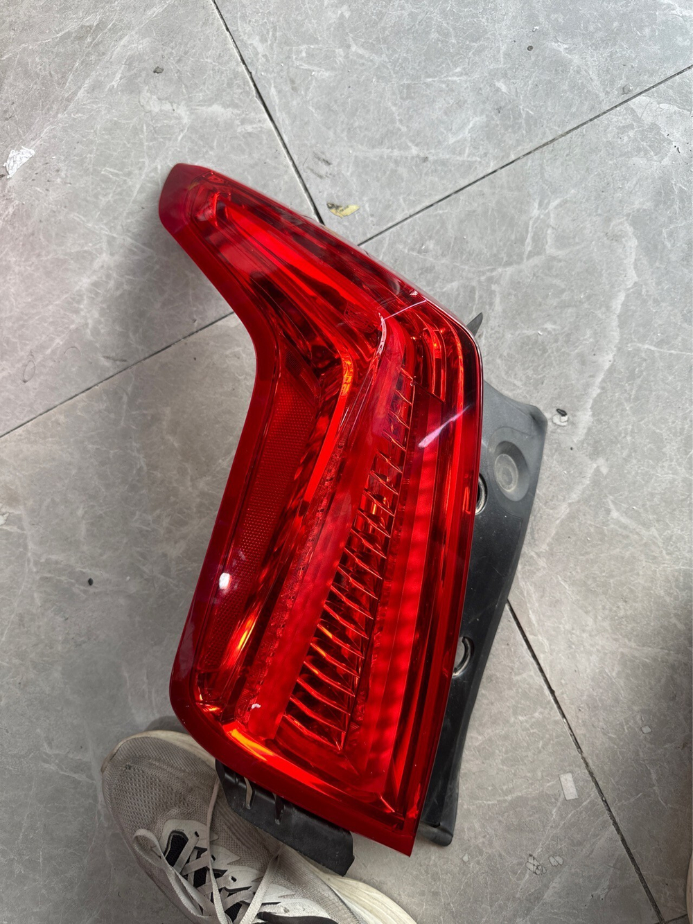 Задний фонарь Cadillac XT5 оригинал